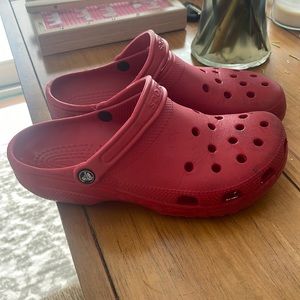 red crocs